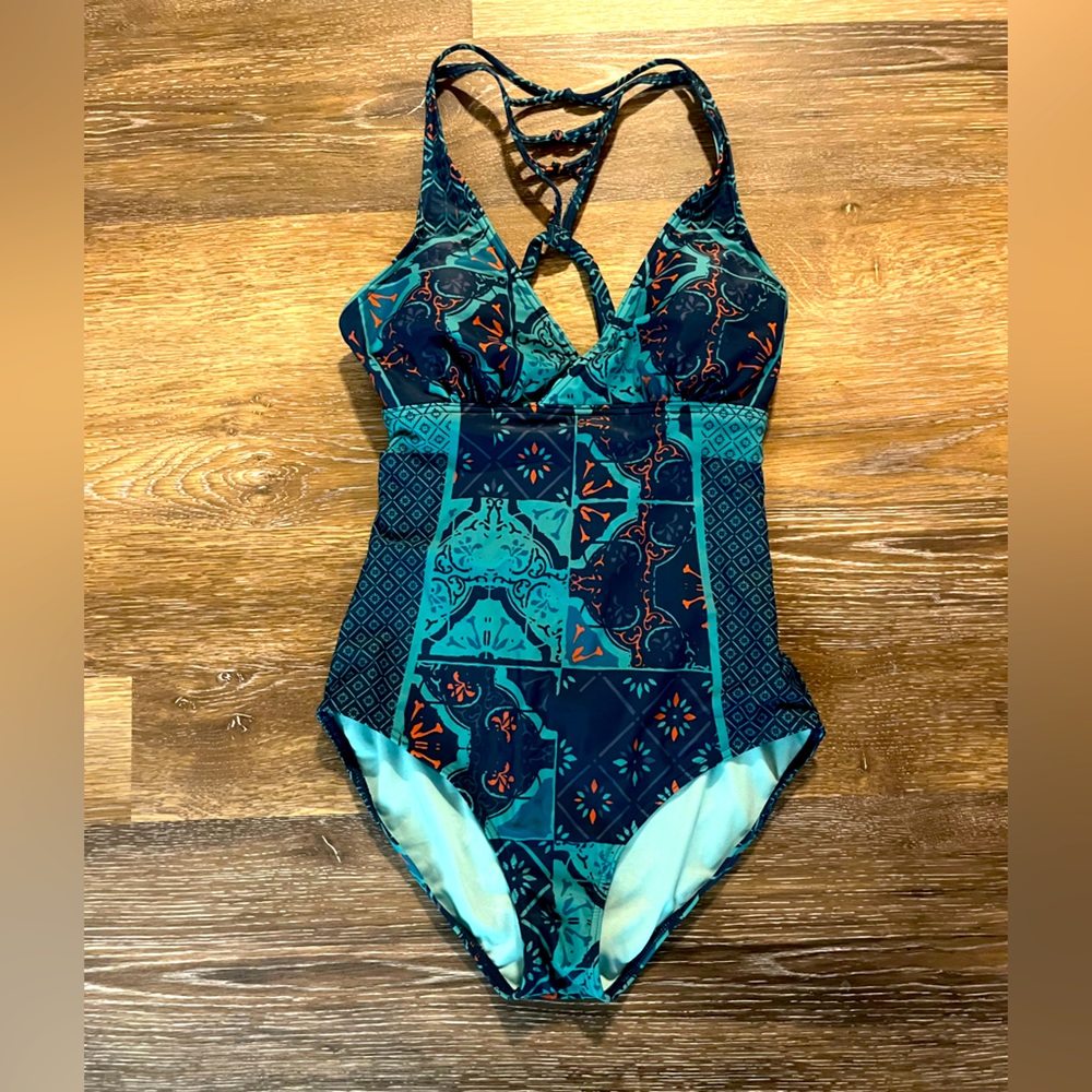 Prana Medium Onepiece swimsuit cute adjustable strappy back